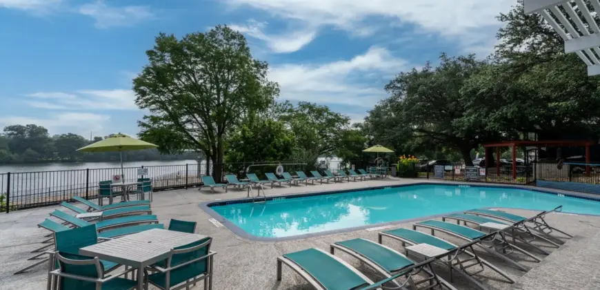 Breakers On The Lake