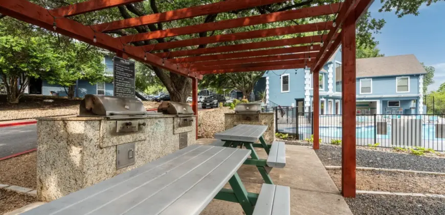 Breakers On The Lake