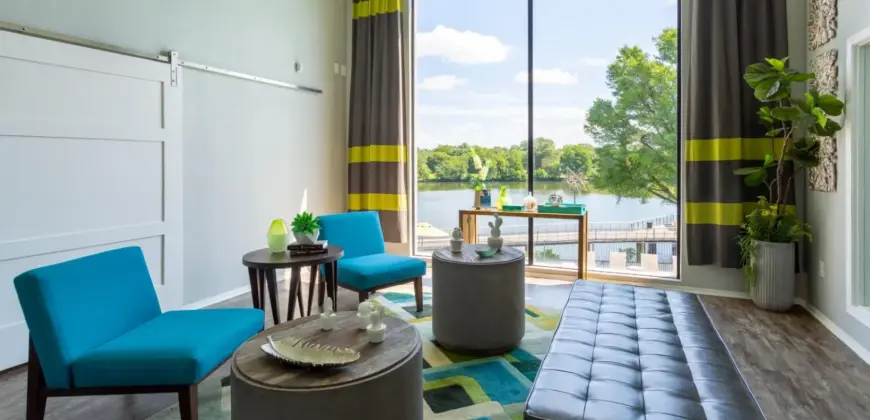 Breakers On The Lake