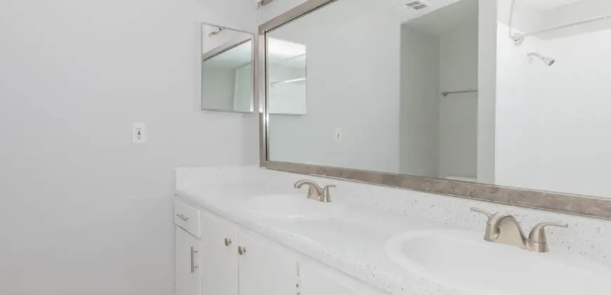 Breeze At Clear Lake