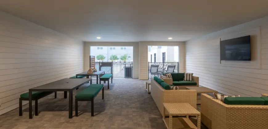 Broadstone Garden Oaks