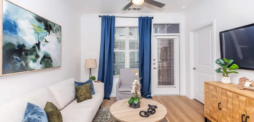 Caroline Lofts