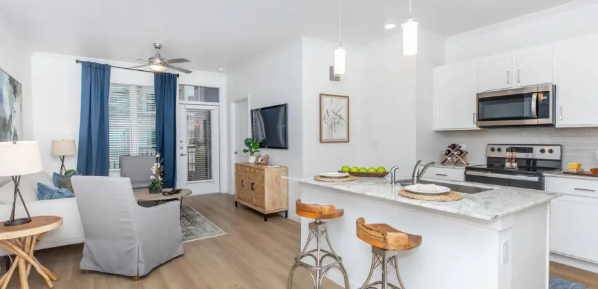 Caroline Lofts