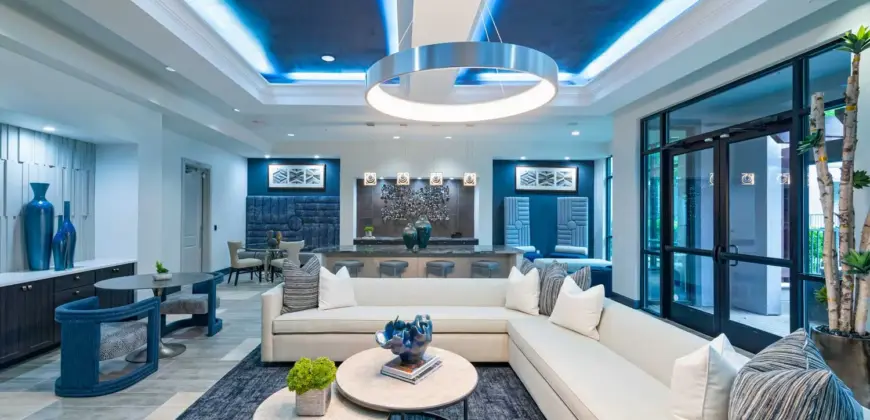 Caroline Uptown West