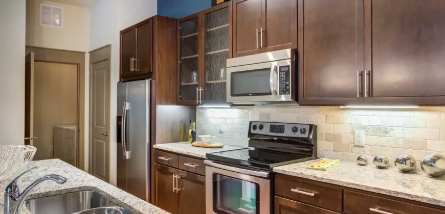 Caroline Uptown West