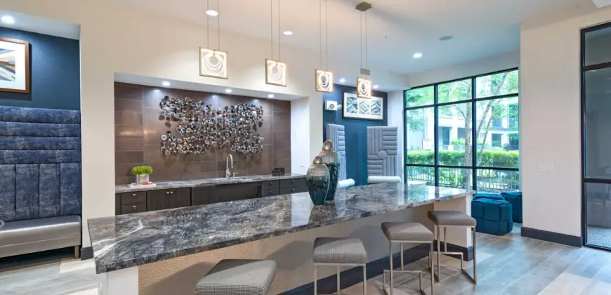 Caroline Uptown West