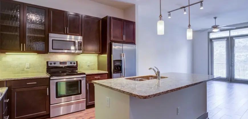 Caroline Uptown West