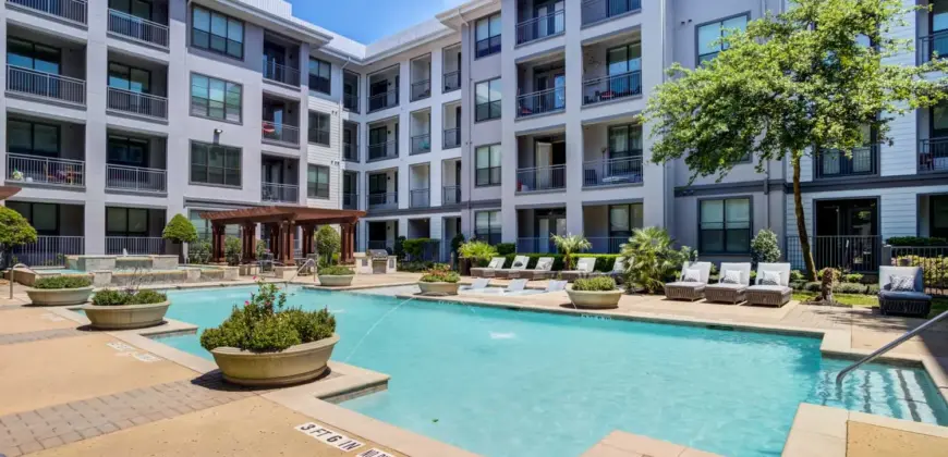 Caroline Uptown West