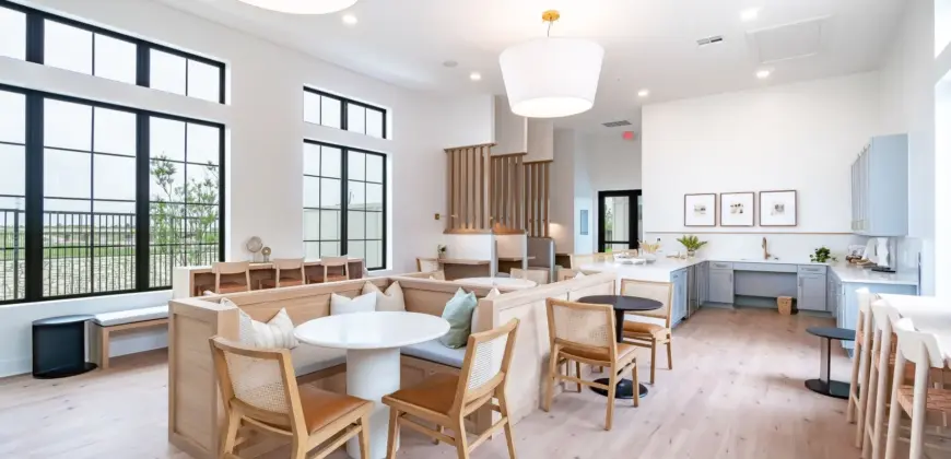 Citizen House Blue Bluff