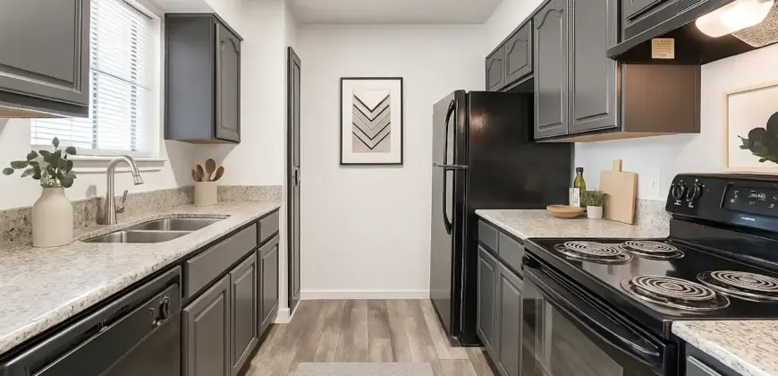 Flats At Brentwood