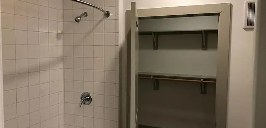 Gallery At Domain-Edge/Parkside