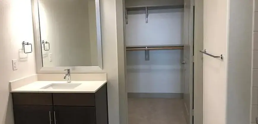 Gallery At Domain-Edge/Parkside