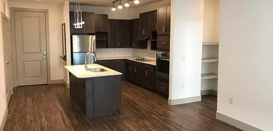 Gallery At Domain-Edge/Parkside