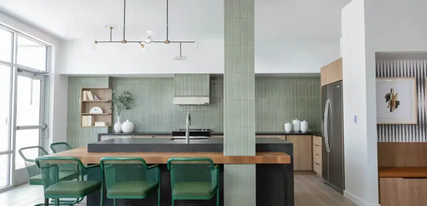 Griffis At The Domain III