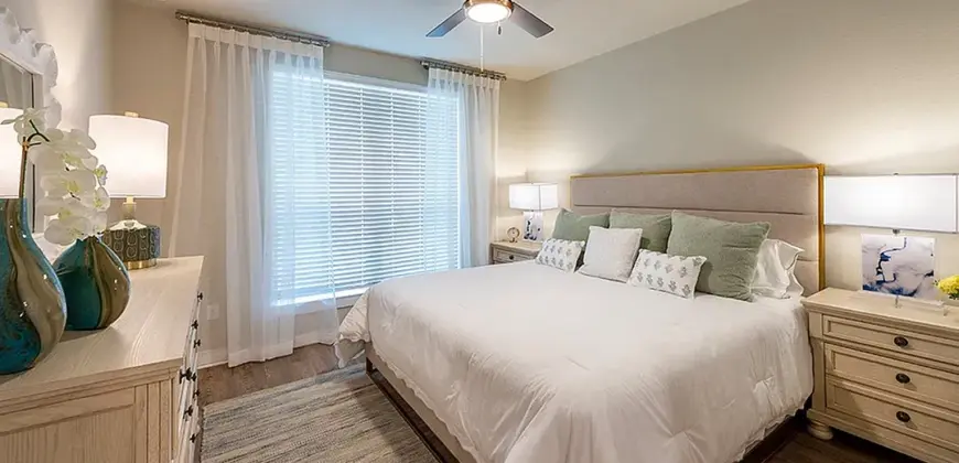 Imperial Oaks Square