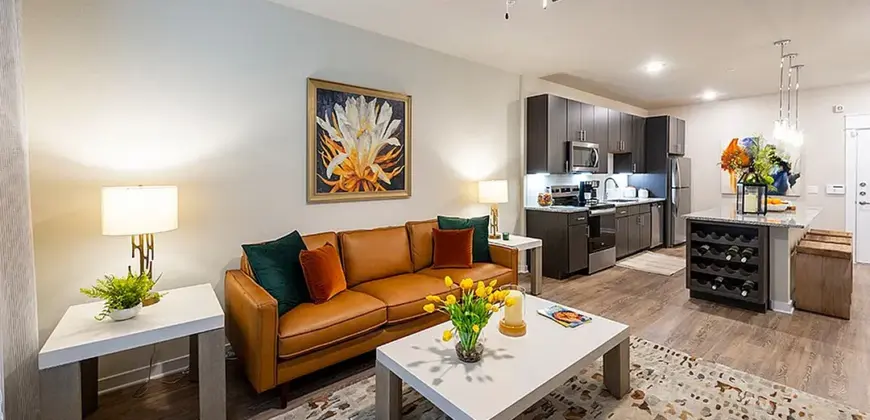 Imperial Oaks Square