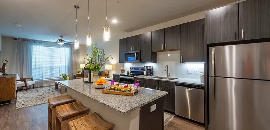 Imperial Oaks Square