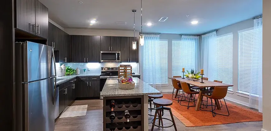 Imperial Oaks Square