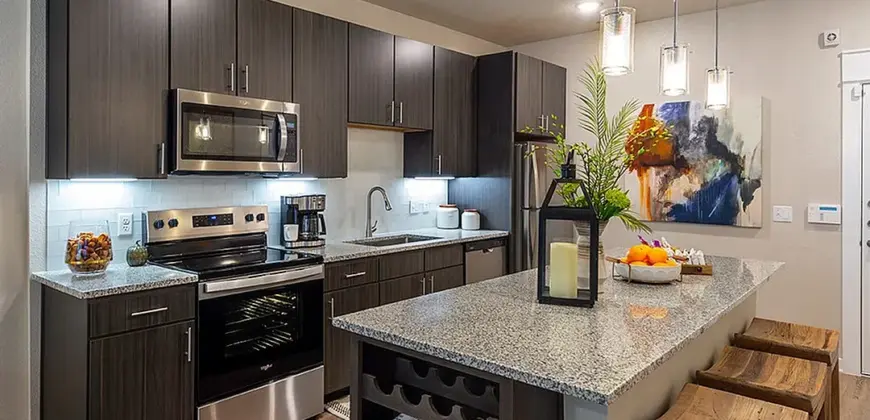 Imperial Oaks Square