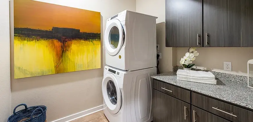 Imperial Oaks Square