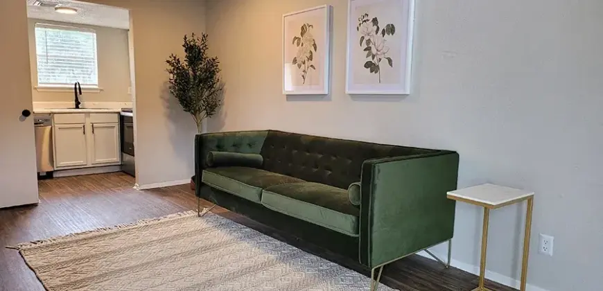 Ivy Plains At Brooks