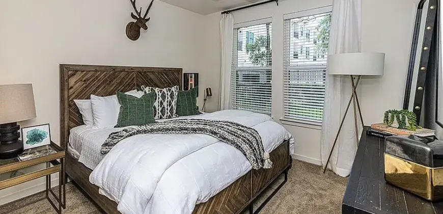 Lakeline Crossing II