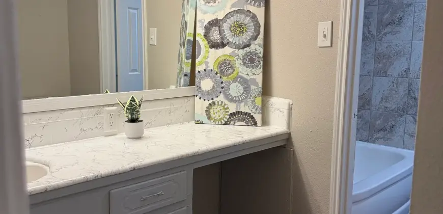 Las Velas At Hillcroft