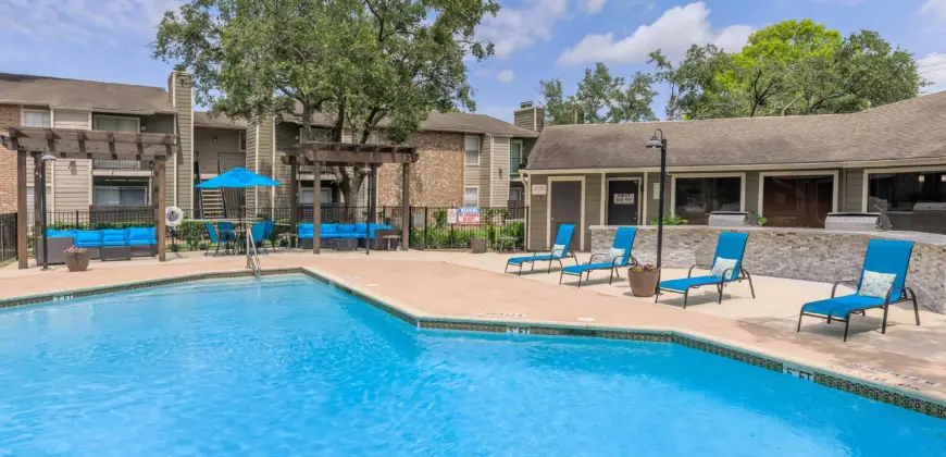 Oak Run Manor