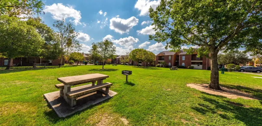 Oaks Of Westlakes