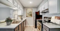 Peaks At Live Oak Place