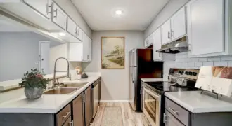 Peaks At Live Oak Place