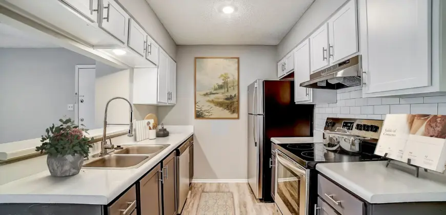 Peaks At Live Oak Place