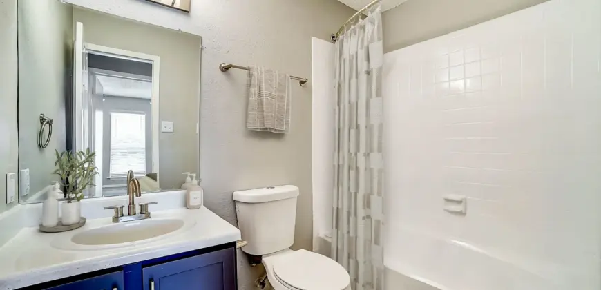Peaks At Live Oak Place