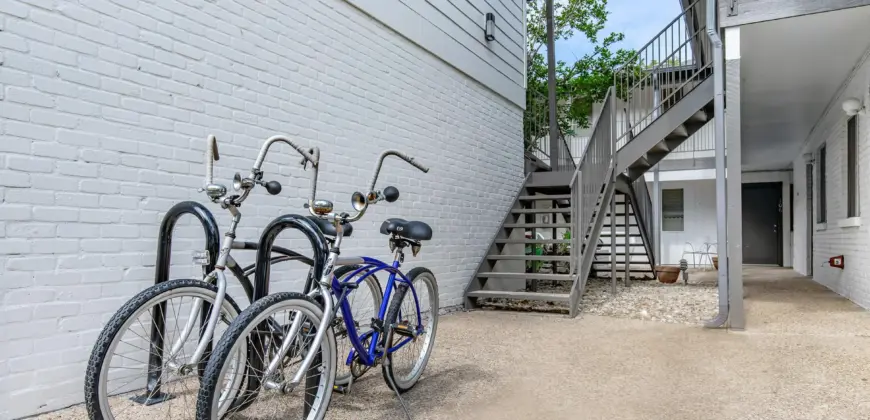 Preserve Hyde Park-Fiesta Place