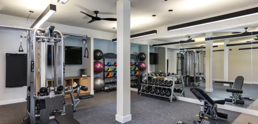 Residences At Decker