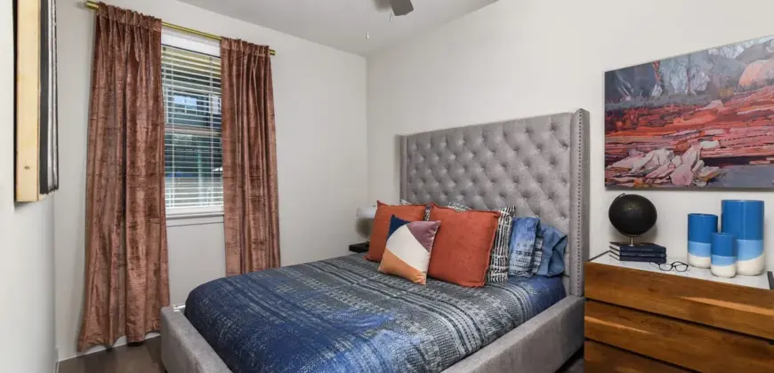 Residences At Decker