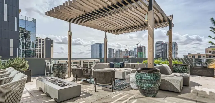 Sienna At The Thompson