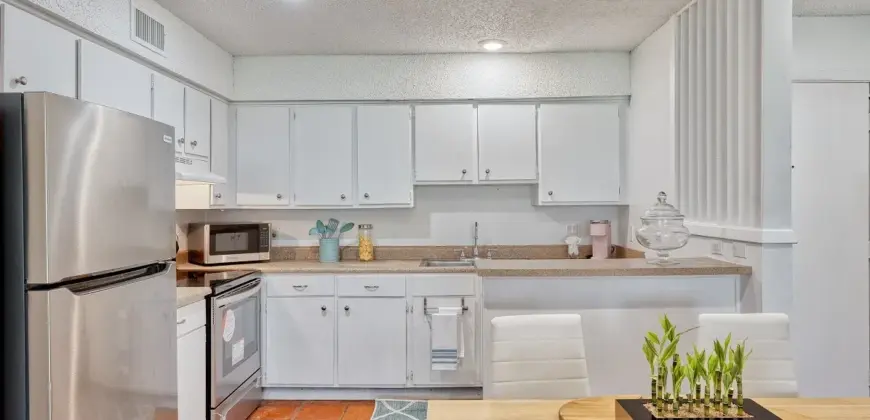 South Congress Square