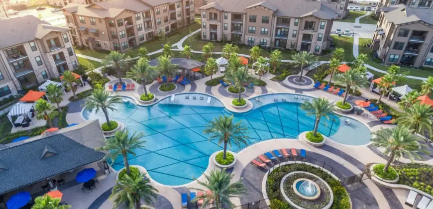 The Commons At Hollyhock