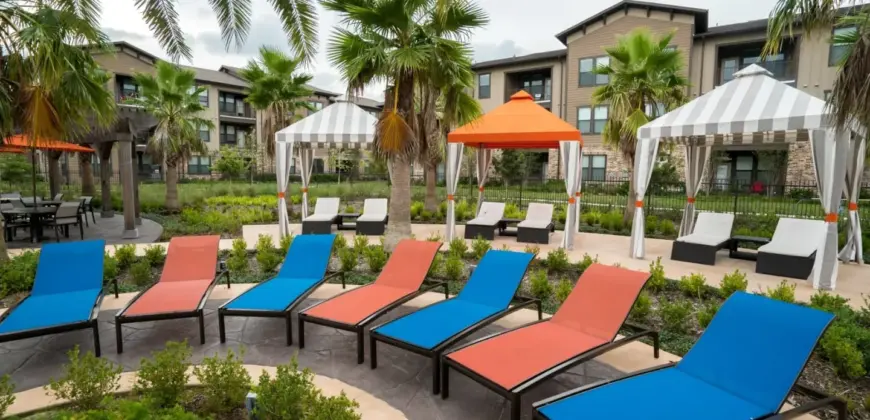 The Commons At Hollyhock