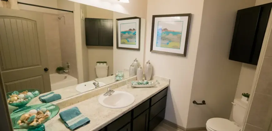 The Commons At Hollyhock