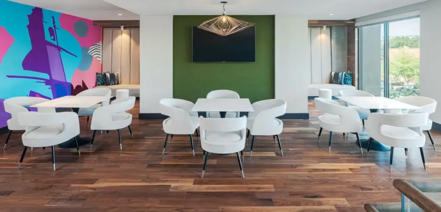 The Flats At River North