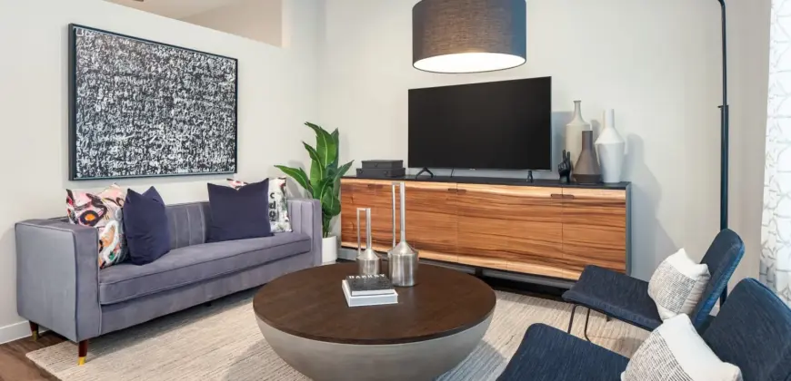 The Flats At River North