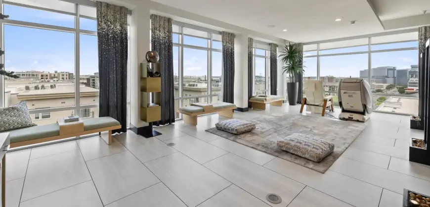 The Grand At Domain