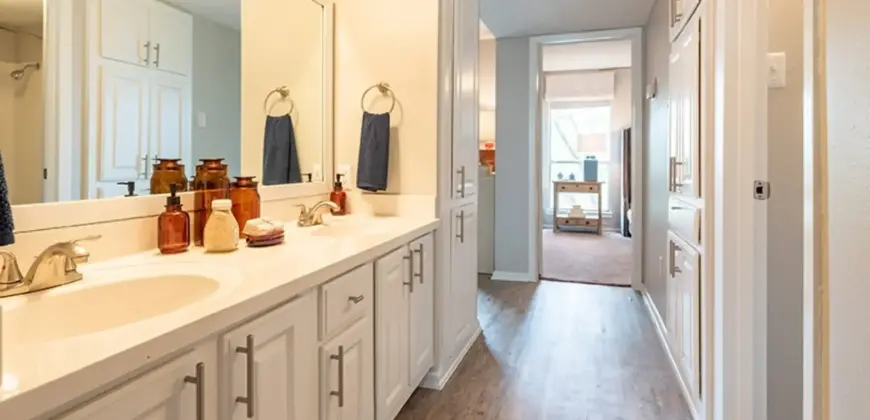 The Grove At Northwest Hills