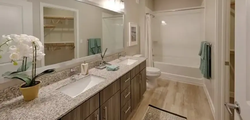 The Henry At Lake Houston