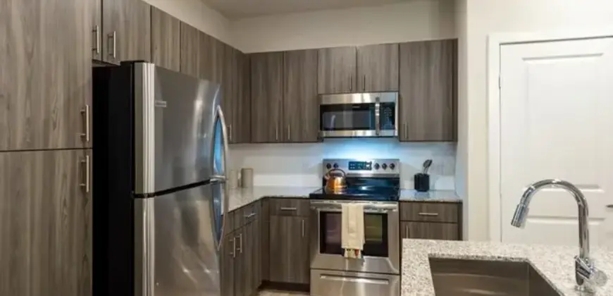 The Henry At Lake Houston