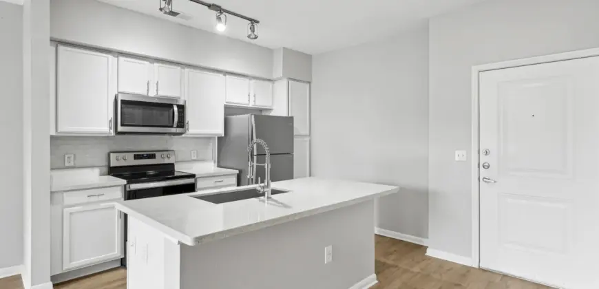 The Henry At Woodland Hills