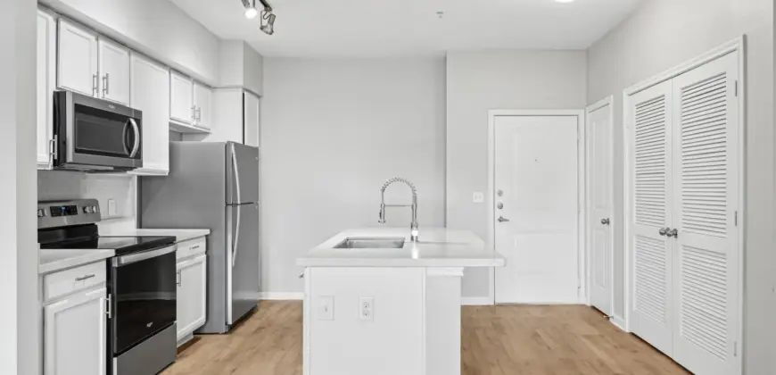 The Henry At Woodland Hills