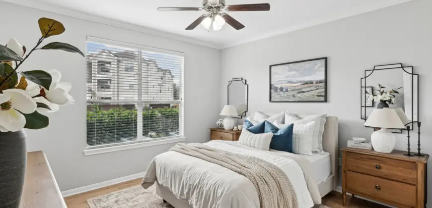 The Henry At Woodland Hills